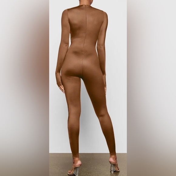 SKIMS All in One Shine Mock Neck Long Sleeve Onesie Catsuit in Caramel Size XL - Picture 4 of 14